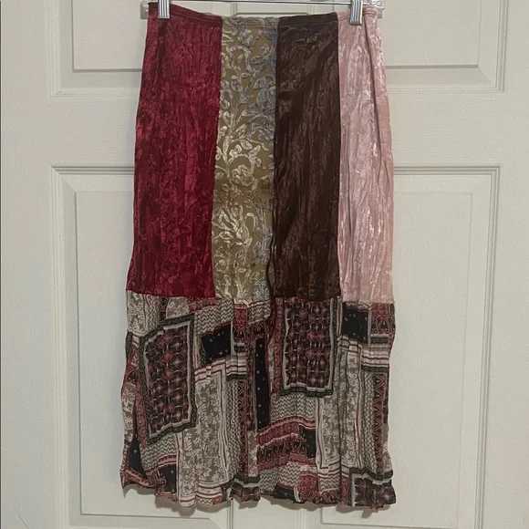Elegant Patchwork Midi Skirt - Picture 1 of 5